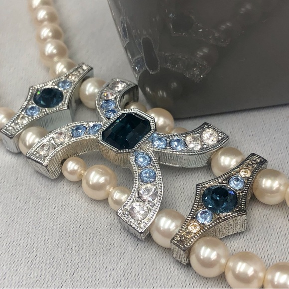 Vintage 2 Strand faux pearl blue rhinestone bracelet - Picture 12 of 16